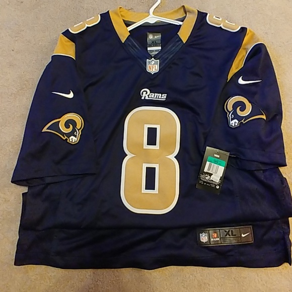 Nike - Picture 2 of 4